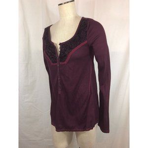 Free People Long Sleeve Thermal Size Large Wine Red Fuzzy Yarn Embellishment